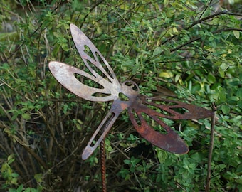 Libellule en métal rouillé - Piquet de jardin - Piquets de pot de fleurs - Art de jardin en métal rouillé - Cadeaux d'art rustique - Ornements extérieurs décoratifs pour animaux