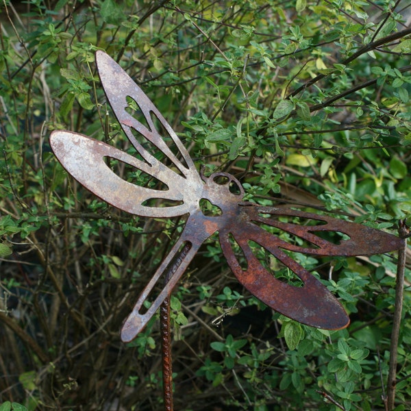 Rusted Metal Dragonfly - Garden stake - Plant pot stakes - Rusty metal garden art - Rustic art gifts - Decorative animal exterior ornaments