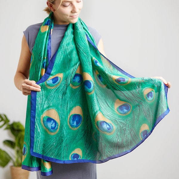 Scarf peackoks