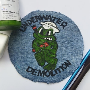 Handbemalter UnterwasserAbriss Aufnäher Denim Aufnäher Taucher Geschenk Upcycled Jeans für Männer CUSTOM