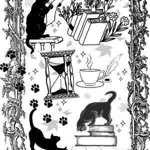 Puede incluir: Ilustración en blanco y negro con gatos, libros, un reloj de arena y una taza de té. La imagen tiene un borde decorativo con huellas de patas y elementos florales. Los gatos están en varias poses.