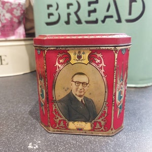 Vintage 1953 Barnsley Cooperative Society Coronation tin. 1953 Queen Elizabeth II Commemorative Windsor Castle tin. Royal Memorabilia.