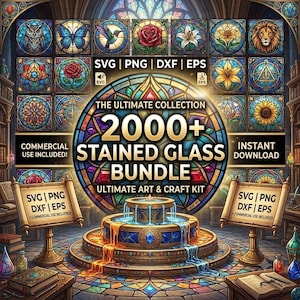 Op de afbeelding: Een digitale collectie van 2000+ glas-in-loodontwerpen met motieven zoals uilen, vlinders, rozen en lelies. De centrale afbeelding toont de tekst 2000+ STAINED GLASS BUNDLE, met labels voor de bestandsformaten SVG, PNG, DXF en EPS.