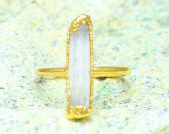 Raw Rock Crystal Ring, Natural Raw Clear Quartz Ring, Gold Ring, 14K Gold Ring, Crystal Quartz Ring, Engagement Ring, Birthstone Ring