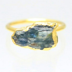 Raw Kyanite Ring, Natural Raw Blue Kyanite Ring Gold Ring, 14K Gold Kyanite Ring, Genuine Raw Kyanite Ring, Stacking Ring, Birthstone Ring