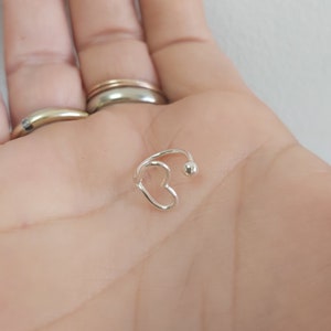 Brinco de punho de coração aberto, punho de orelha de prata esterlina, punho de orelha de prata, sem piercing, punho de orelha delicado, punho de orelha de prata esterlina minimalista