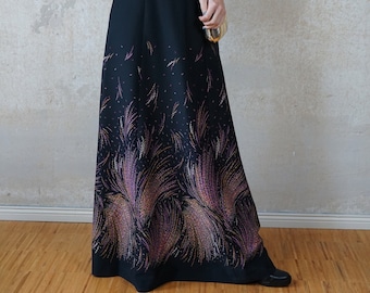 Vintage 70s maxi skirt size. 36/38 S/Meter black with delicate pink beige feathers, floor-length festive A-line skirt