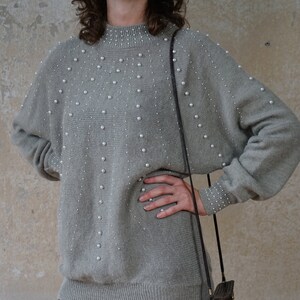 Jumper with pearls on sleeves 2025