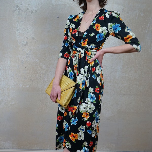 Vintage 70s 80s MISS BRITT midi dress Sz. 34/XS black, colorful flower motif, boho dreamy wrap dress, floral print, A-line