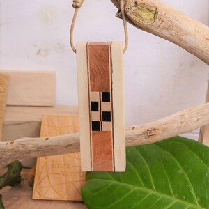 Adjustable necklace with art deco pendant made of handcrafted wood