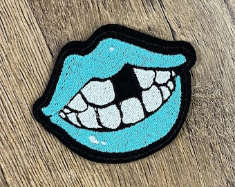 Smile Without Teeth patch embroidered. Lips