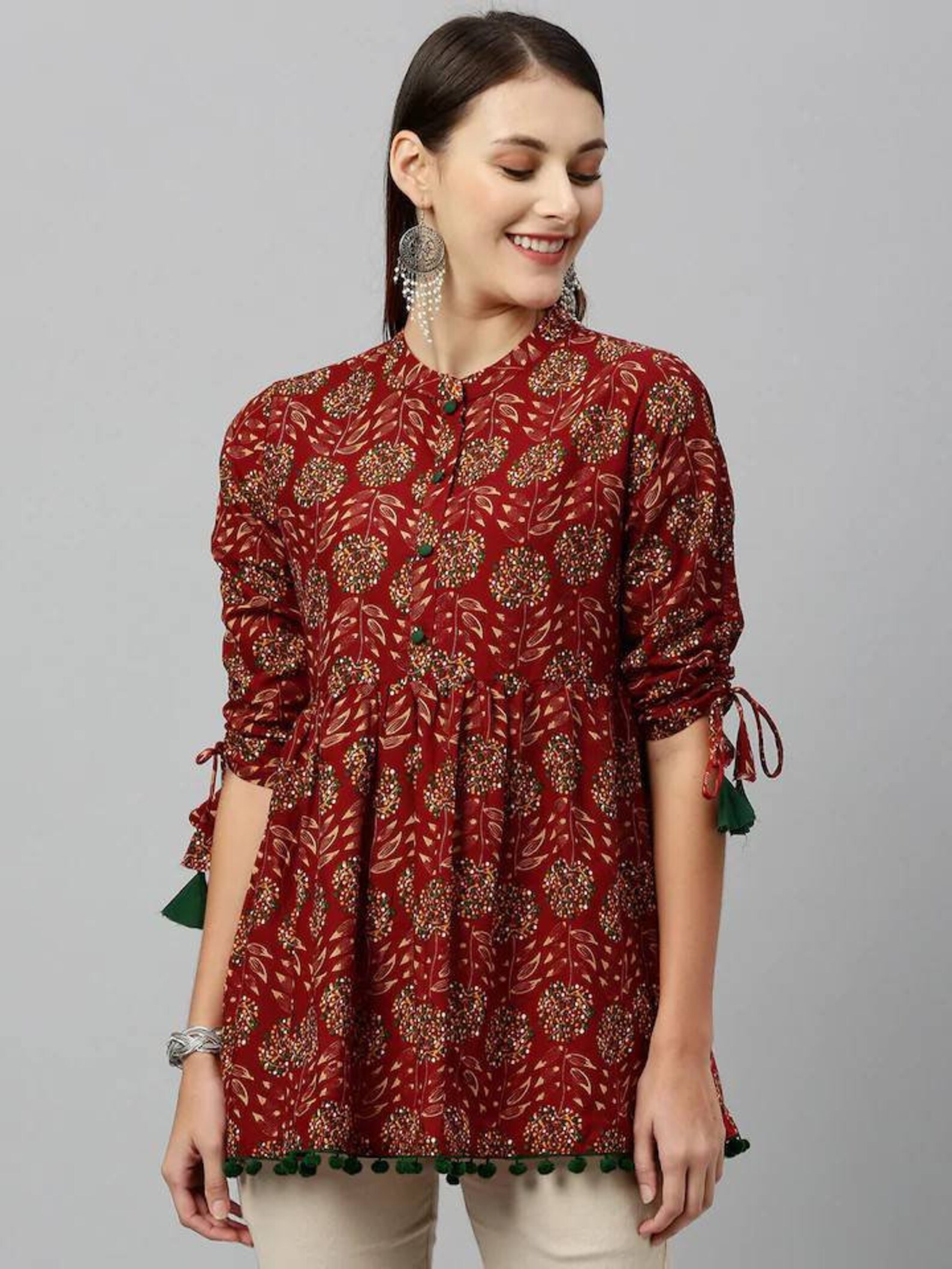 Women Green Floral Printed Tie Up Neck Pure Cotton Kurti
