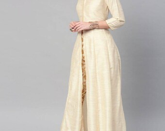 Indiase bruidskleding - Crèmekleurige en goudkleurige effen Anarkali Kurta met broek voor dames - Split aan de voorkant Kurta - Lange jurkstijl Kurta