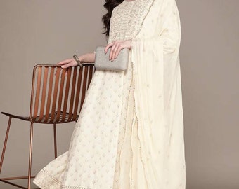 Ensemble kurta Anarkali - travail ethnique miroir brodé floral blanc cassé et doré Anarkali kurti avec pantalon et dupatta - robe indienne de mariage