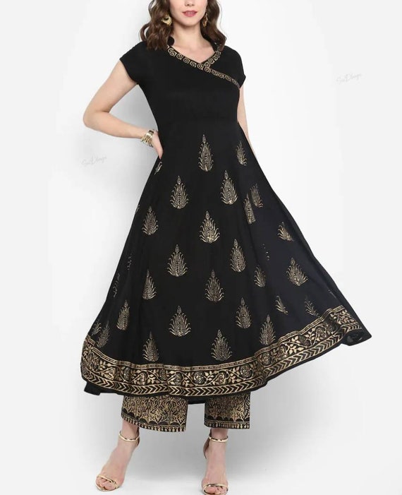 CC3707 Glitz & Glam black lehenga choli | Black lehenga, Black lehenga  choli, Black and gold lehenga