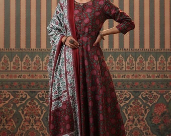 Mooie Anarkali Kurta Set - Kastanjebruine bloemen bedrukte puur katoenen Kurta met pailletten en broek en met Dupatta - Indiase jurk - Super Comfort