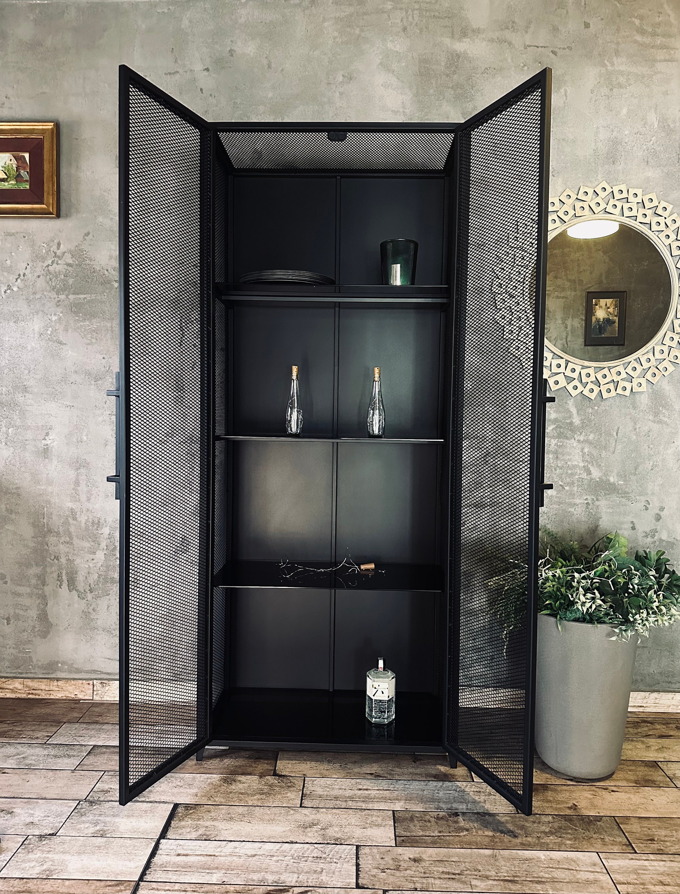 Edle Vitrine für das Wohnzimmer | METALFUN Metallvitrine