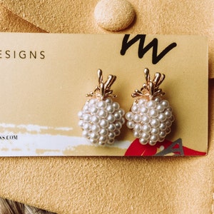 pineapple stud earrings,gold pineapple earrings,beaded pineapple earrings,tropical fruit earrings,beach wedding earrings