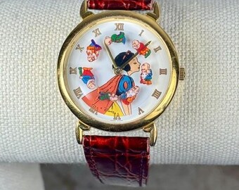 Disney Watch Snow White Kissing 7 Dwarfs Animated Pedre  display picture 1