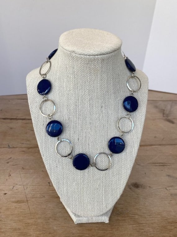 Retro Fun Silver Circle and Dark Blue Disc Necklac