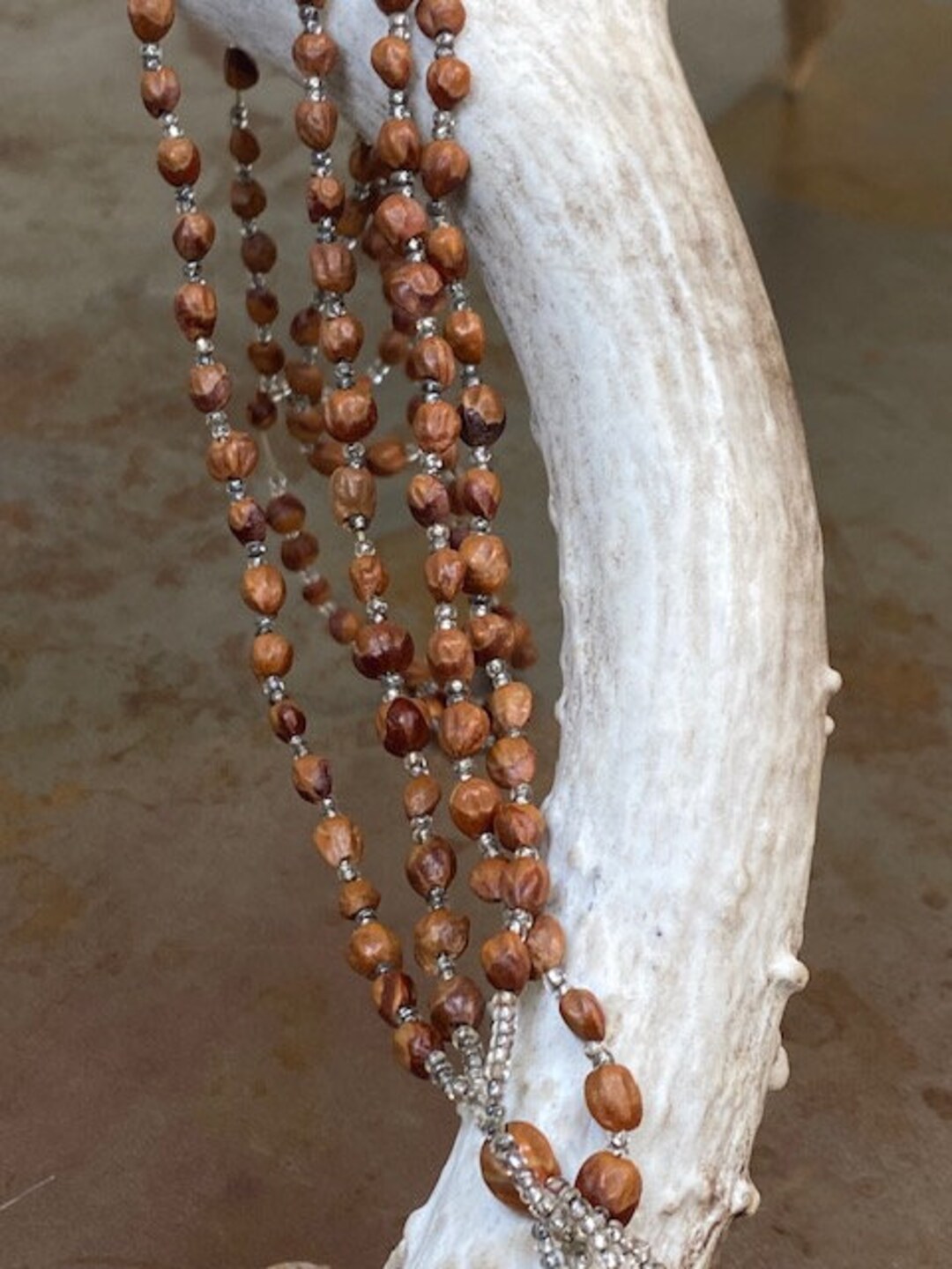 Vintage Seed Nut Lariat Necklace With Silver Opaque Glass  display picture 3