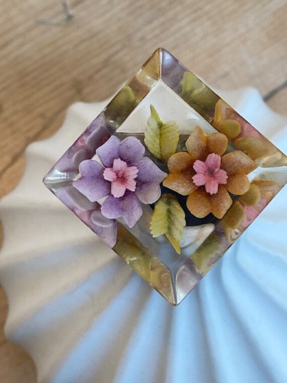 1950 s Reverse Carved Lucite Flower Brooch Pin Diamond Shaped Beveled Edge Estate Mid Century Floral Vintage Etsy Canada