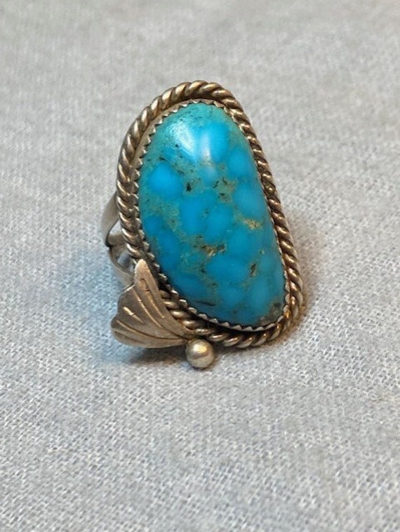 Outstanding Vintage Native American Navajo Cerrillos Turquoise Sterling Silver Ring Outstanding Vintage Native American Navajo Cerrillos Turquoise Sterling Silver Ring