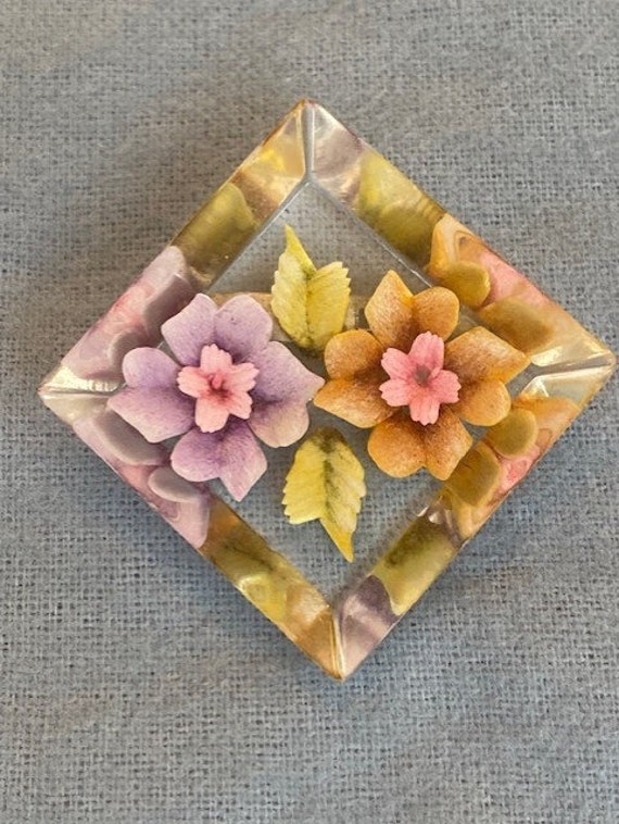 1950 s Reverse Carved Lucite Flower Brooch Pin Diamond Shaped Beveled Edge Estate Mid Century Floral Vintage Etsy Canada