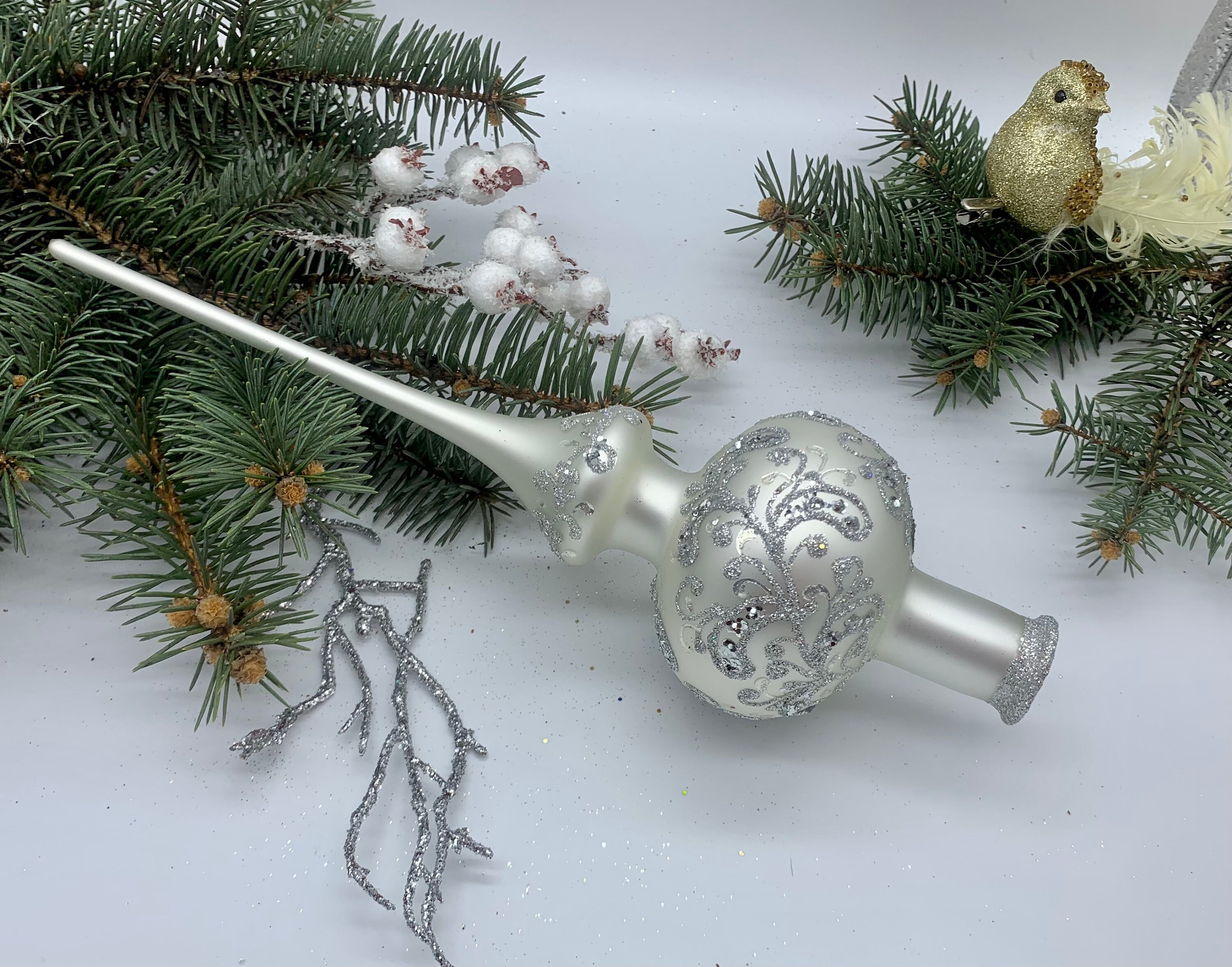 ホワイトとシルバーのグリッターのクリスマスガラスツリートッパー 10
