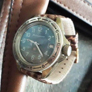 Vintage Mechanical Watch for Men | Retro Wristwatch | Leather Strap | Manual Wind | Gift for Him | Classic Style | Timeless Men’s Accessory