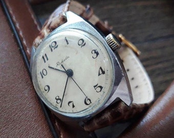 Vintage Mechanical Watch for Men | Retro Wristwatch | Leather Strap | Manual Wind | Gift for Him | Classic Style | Timeless Men’s Accessory