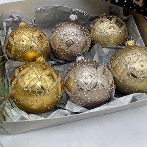 Christmas decor, Handcrafted Christmas Glass Ornaments Set - Festive Set of 6 Ornaments for Holiday Home Decor, Xmas 2025, Christmas gift