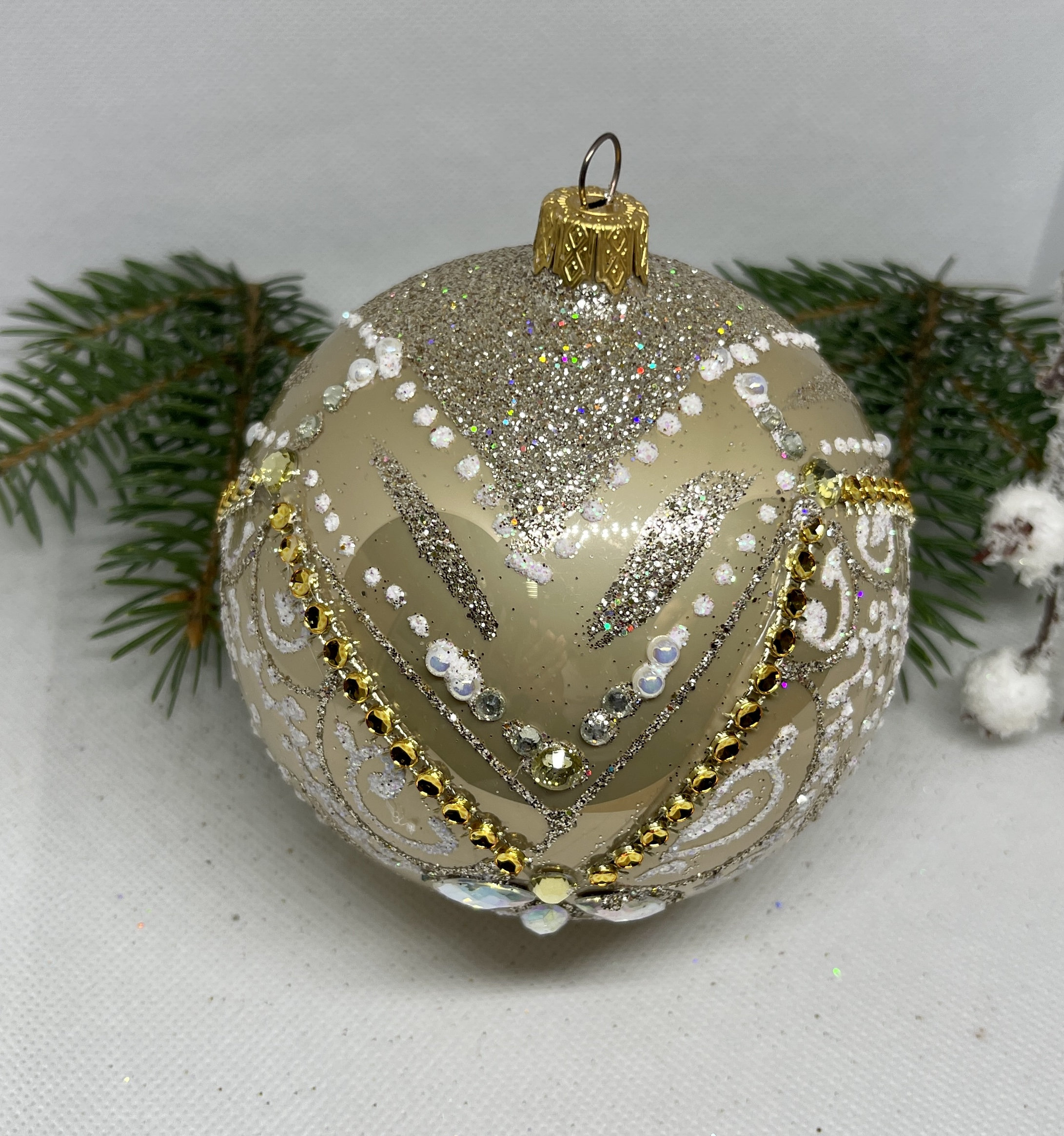 大きな4インチのベージュのクリスマスガラスボール、キラキラの