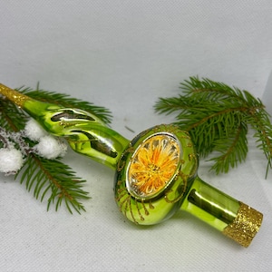 Small green reflected Christmas glass tree topper 7 inches, tree topper antique indent Christmas finial ornament, best XMAS glass topper