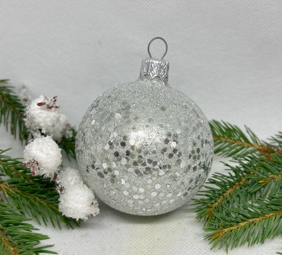Small silver ball ornaments outlet