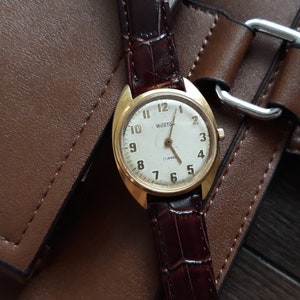 Vintage Mechanical Watch for Men | Retro Wristwatch | Leather Strap | Manual Wind | Gift for Him | Classic Style | Timeless Men’s Accessory