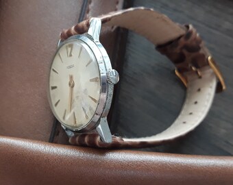 Vintage Pobeda Mechanical Watch for Men | Retro Wristwatch | Classic Leather Strap | Montre Homme | Manual Wind | Gift for Him