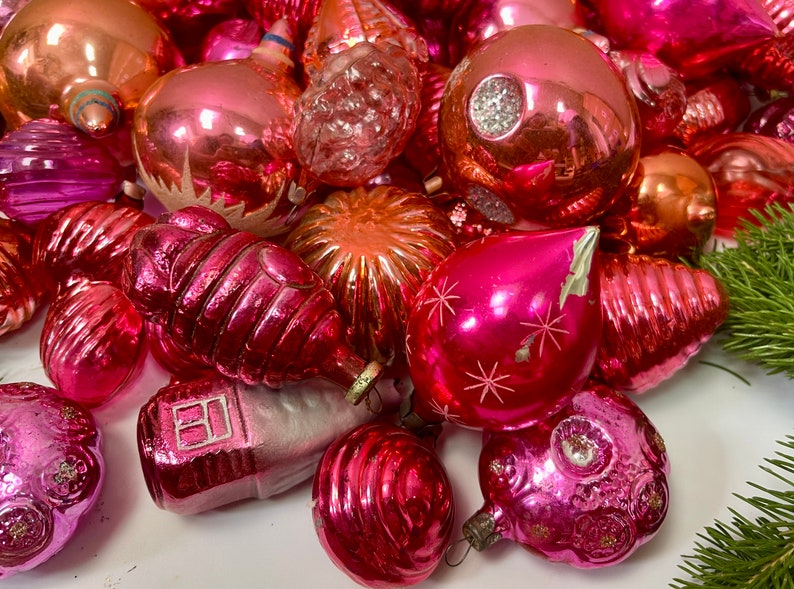 00 pink christmas glass ornaments antique Xmas Home Decor Pink, 1950s christmas decoration, vintage shiny Christmas, retro boha glass decor