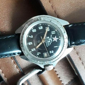 Vintage Mechanical Watch for Men | Retro Wristwatch | Leather Strap | Manual Wind | Gift for Him | Classic Style | Timeless Men’s Accessory
