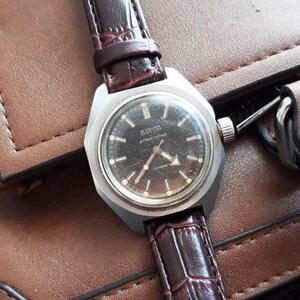 Vintage Mechanical Watch for Men | Retro Wristwatch | Leather Strap | Manual Wind | Gift for Him | Classic Style | Timeless Men’s Accessory