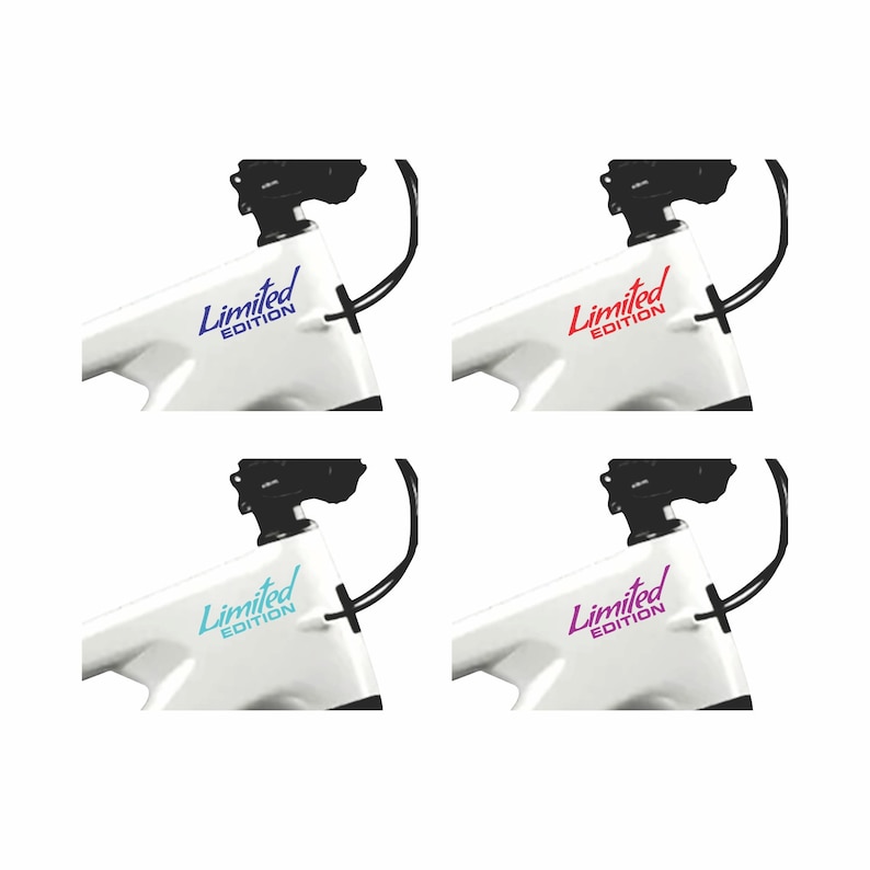 Puede incluir: Cuatro im&aacute;genes de un cuadro de bicicleta blanco con una potencia de manillar negra. Cada imagen presenta una calcoman&iacute;a "Edici&oacute;n limitada" de color diferente en el cuadro: azul, rojo, turquesa y rosa.
