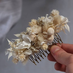Classic Leila comb in preserved and dried white and cream flowers for chic wedding