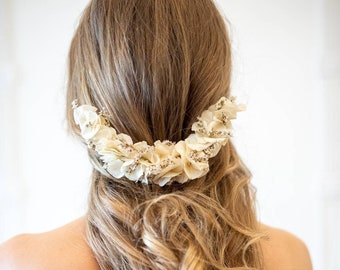 Adenora half crown comb in natural dried and stabilized ivory flowers for boho wedding