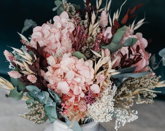 Carlotta dried flower bouquet