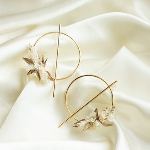 Athena fashion gold and white earrings in dried and preserved flowers for brides