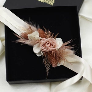 Aimé bracelet in preserved and dried natural flowers for bridesmaids and brides