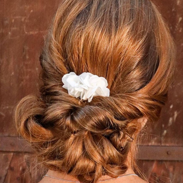 Mini Peignes Yseult pour mariée en fleurs blanche d'hortensia stabilisée. Peignes à cheveux mariée,  accessoire mariage bohème