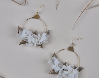 Eska white and gold earrings in natural stabilized and dried flowers for bride
