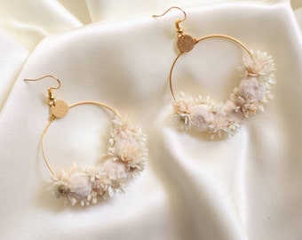 Boucles d'oreilles Augustine en fleurs naturelles stabilisées et séchées blanche