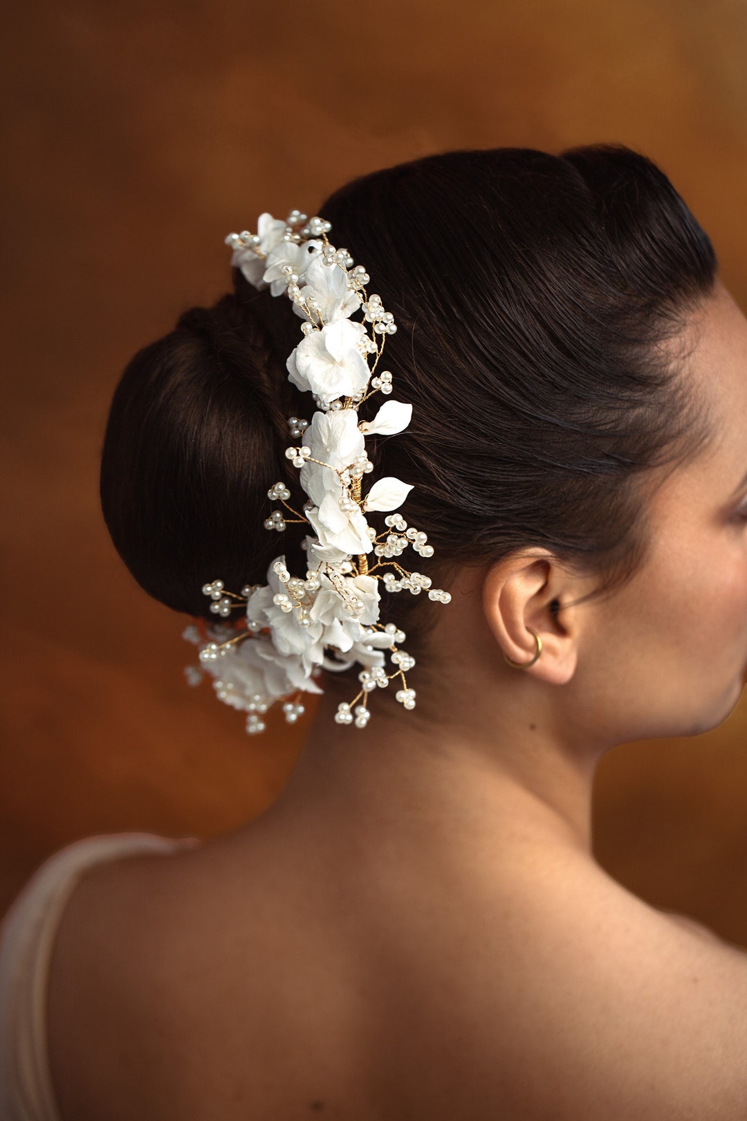 Tour de chignon mariée Rhéa fleurs séchées et stabilisées blanc et or ...